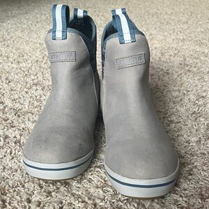 Xtratuf women’s size 8 gray boots Worn once